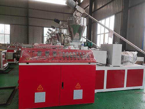 塑料管材生产线：现代流体输送网络的精密缔造者